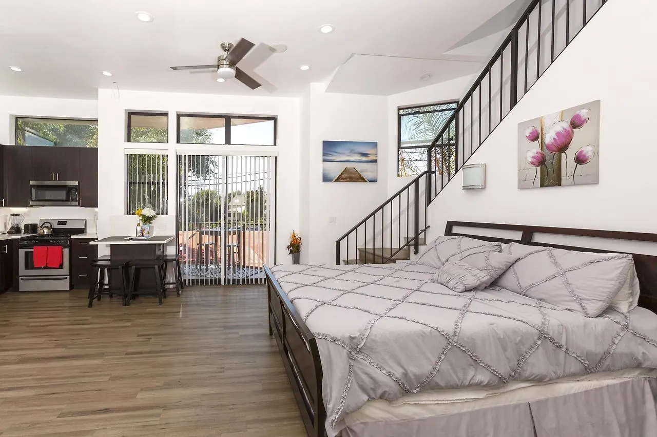 Venice Beach Gem Los Angeles Apartment