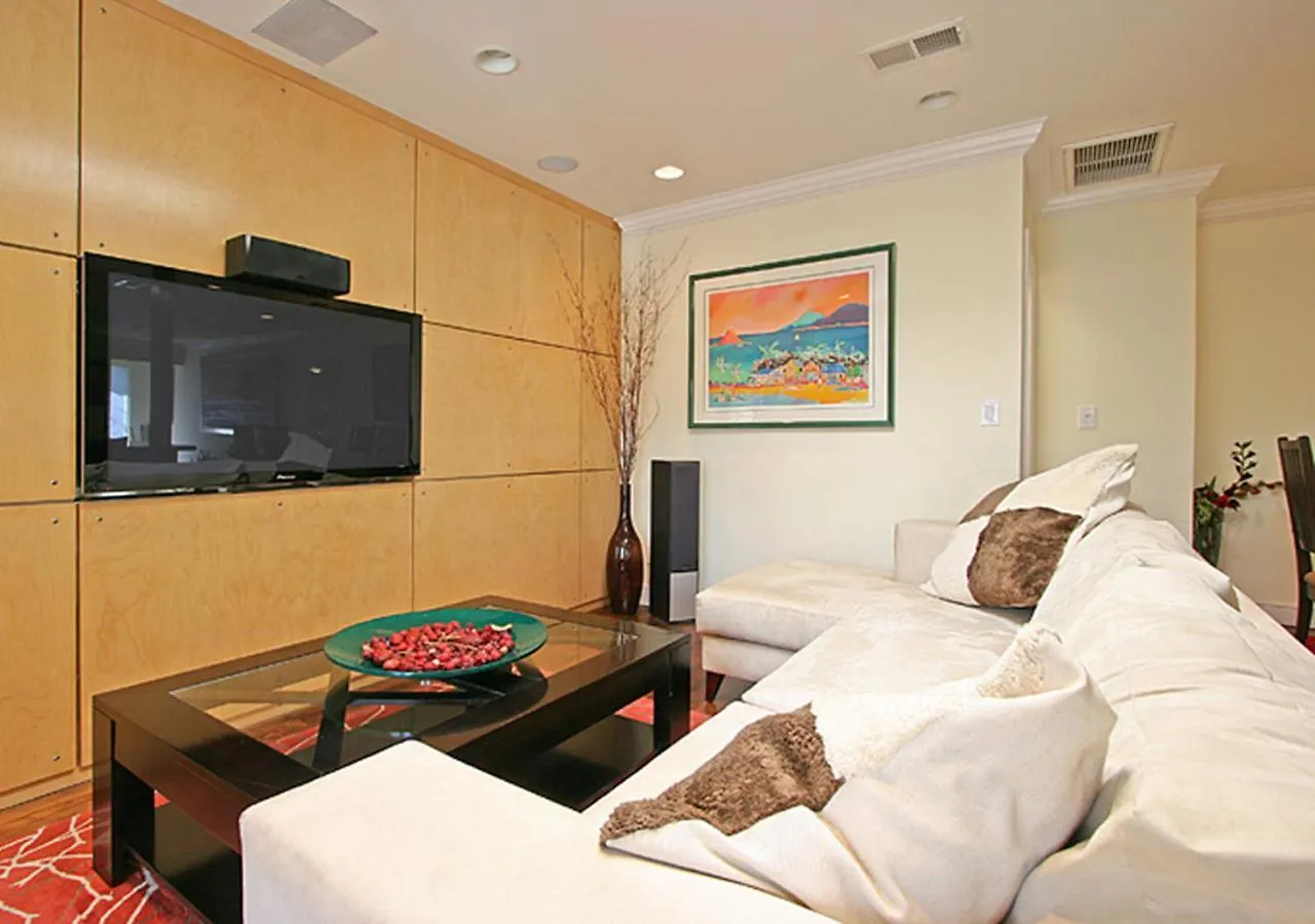Venice Beach Gem Los Angeles Apartment